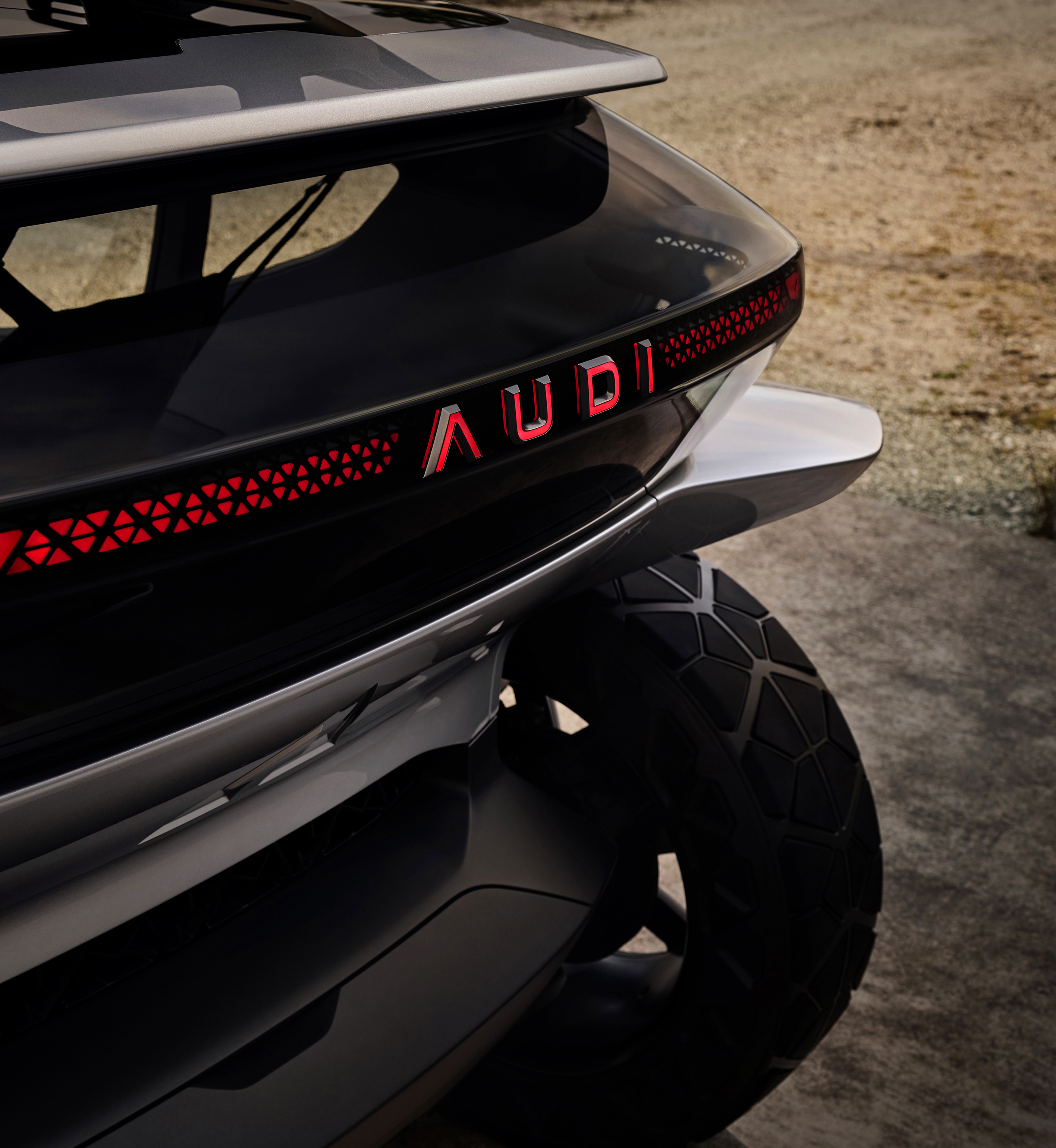 奥迪概念车ai:trail在2019年法兰克福国际车展 (iaa) 上亮相.